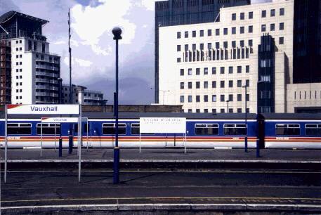 ���H�N�\�[���w